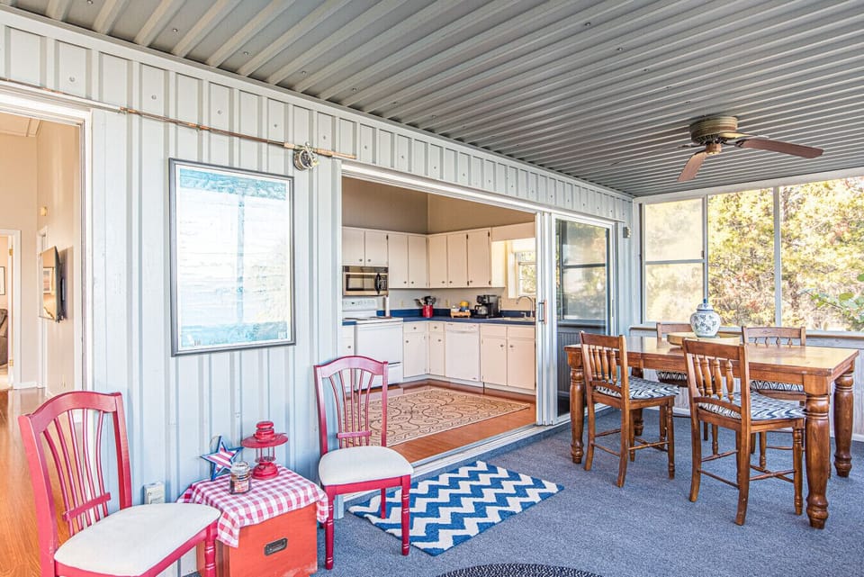 Outdoor Living Screened and Closable Slides