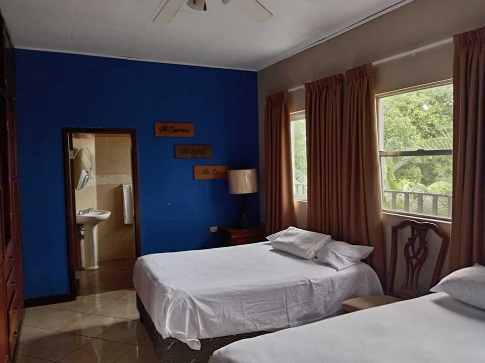 Economy Quadruple Room | Iron/ironing board (on request), WiFi (free), bed sheets
