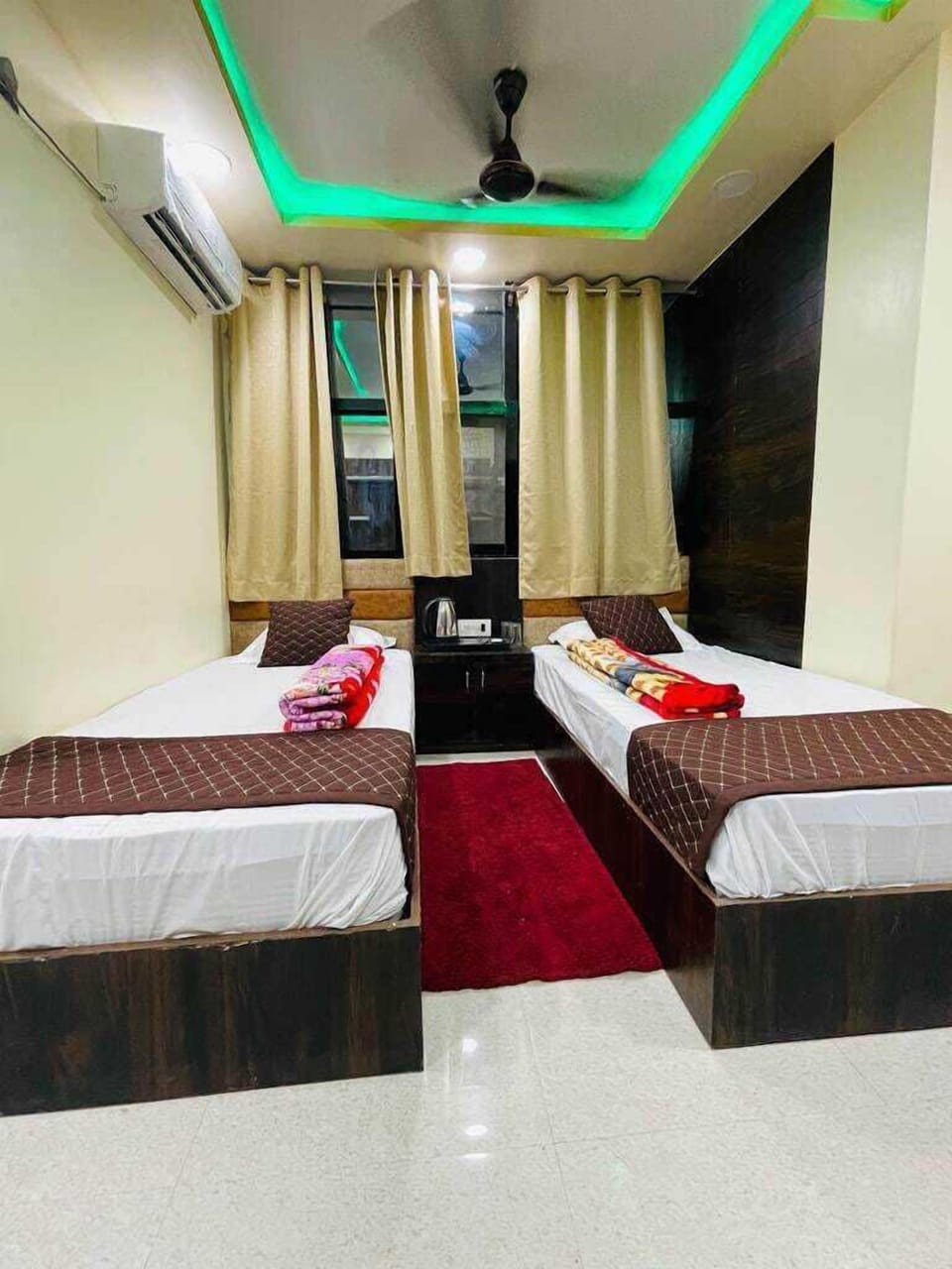 Deluxe Double or Twin Room | In-room safe, desk, laptop workspace, free WiFi