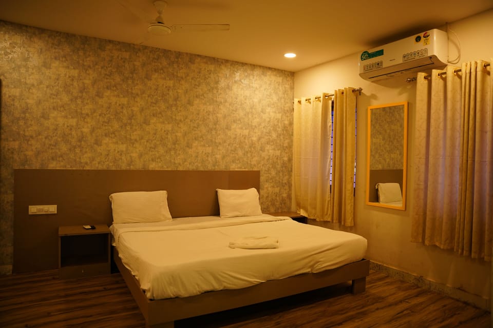 Deluxe Room, City View | Free WiFi