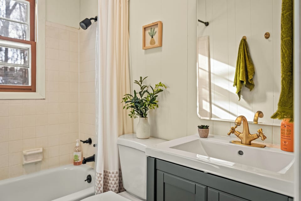 Full bathroom.