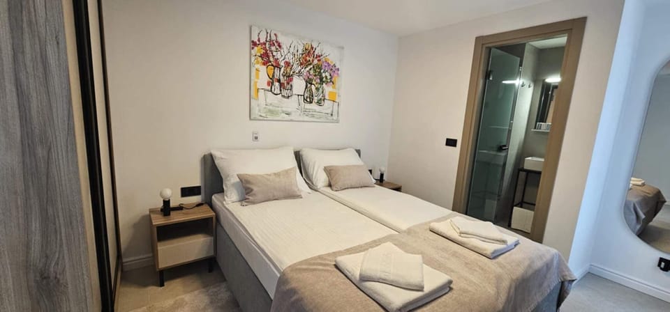 Superior Double Room | In-room safe, desk, laptop workspace, blackout drapes