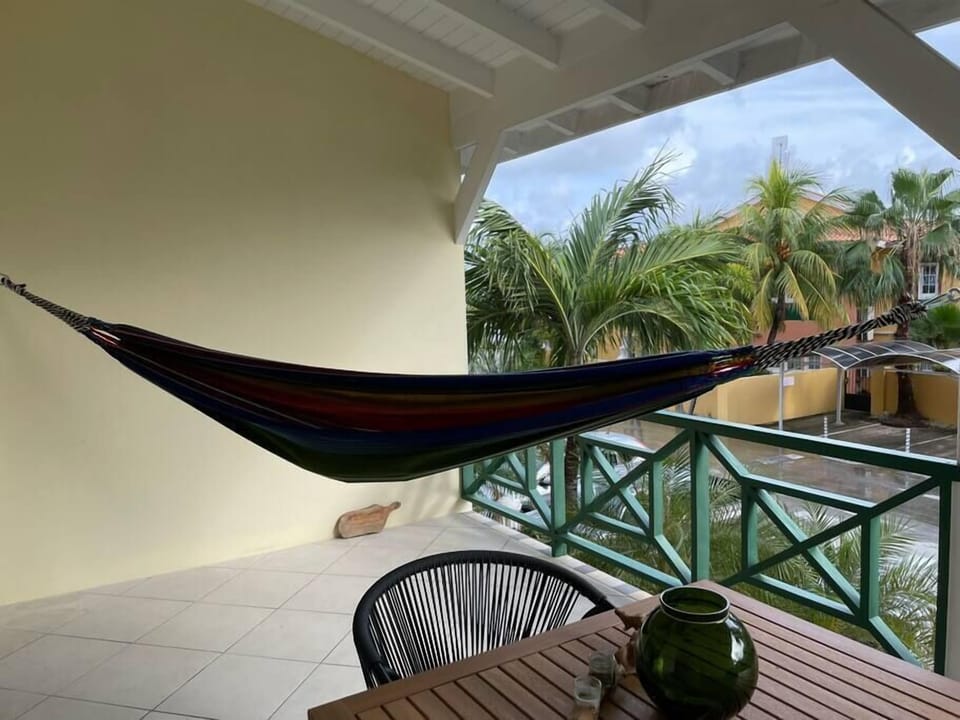 Patio (main floor) (2)