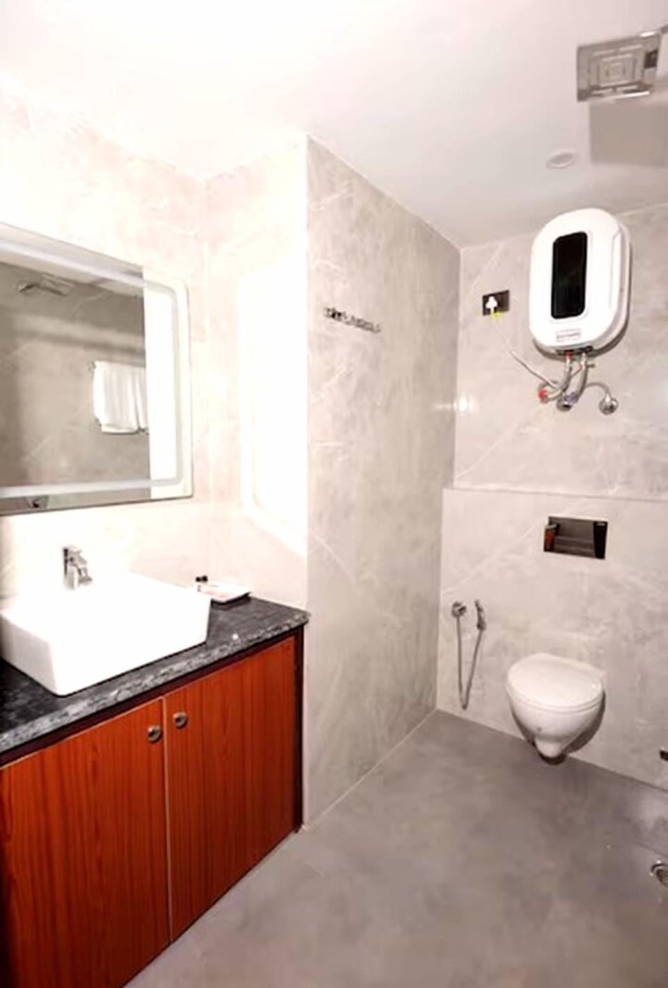 Shower, free toiletries, towels, soap
