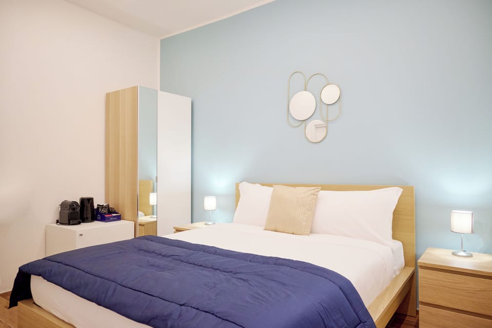 Classic Double Room | Desk, laptop workspace, blackout drapes, iron/ironing board