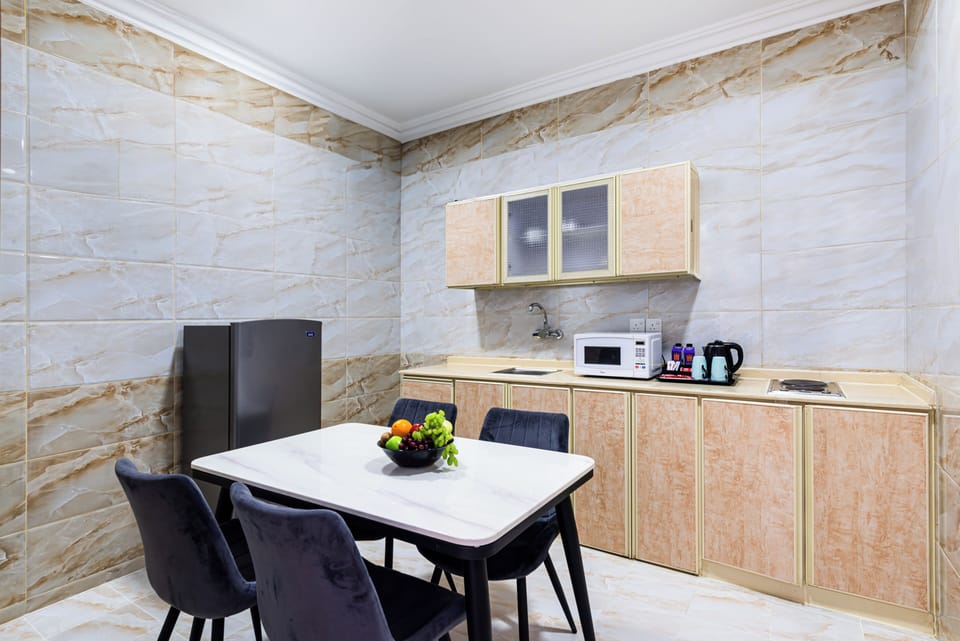 Family Suite | Private kitchen | Electric kettle