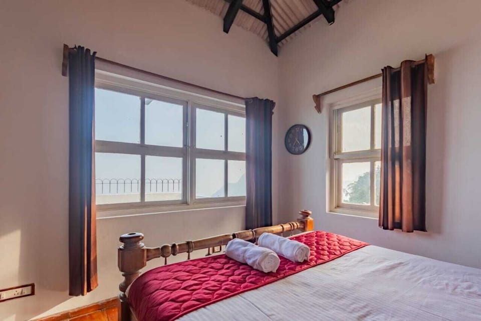 Deluxe Double Room, 1 Bedroom, Non Smoking, Mountain View | Individually decorated, individually furnished, free WiFi