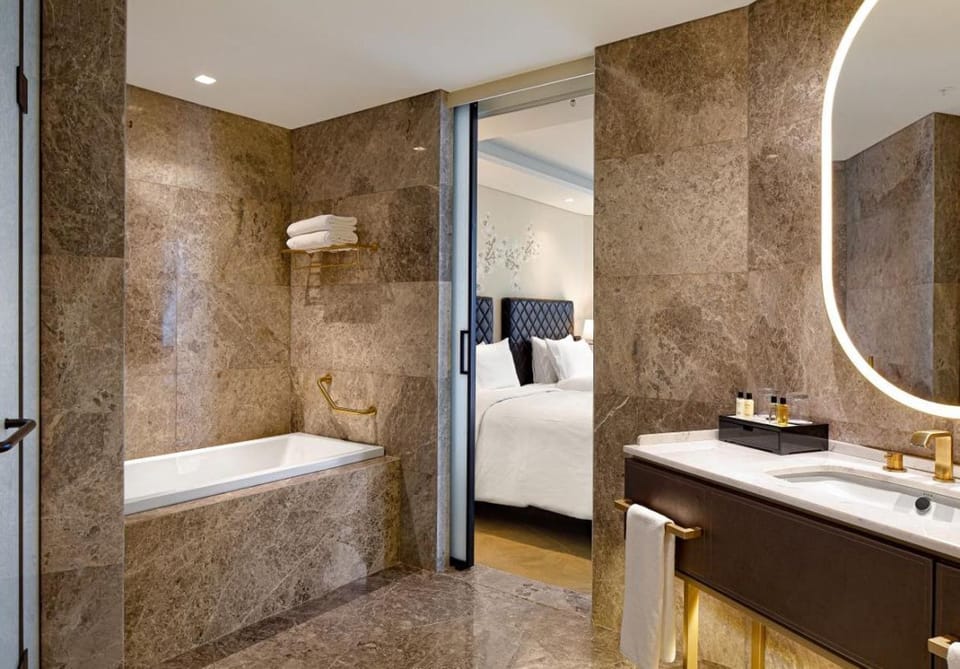Basic Double Room | Bathroom