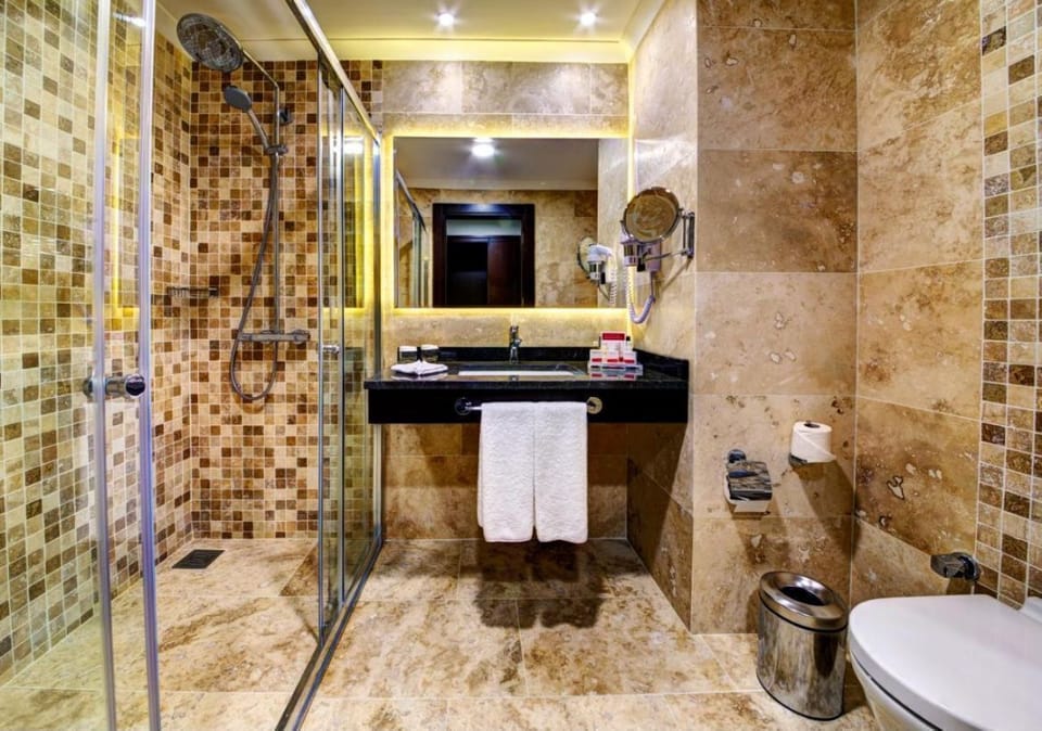 Basic Double Room | Bathroom