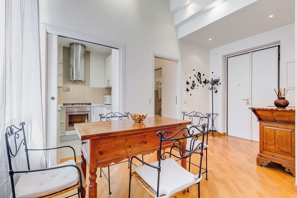 Apartment, 2 Bedrooms, Non Smoking | Living area | 32-inch flat-screen TV with cable channels