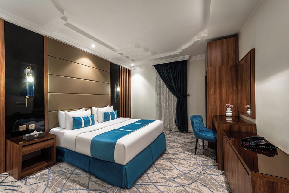 Junior Room | Egyptian cotton sheets, premium bedding, minibar, soundproofing