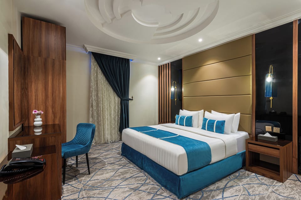 Family Suite | Egyptian cotton sheets, premium bedding, minibar, soundproofing