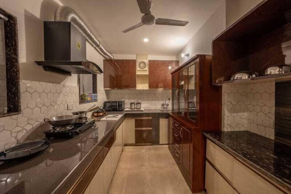 Grand Bungalow | Private kitchen | Electric kettle