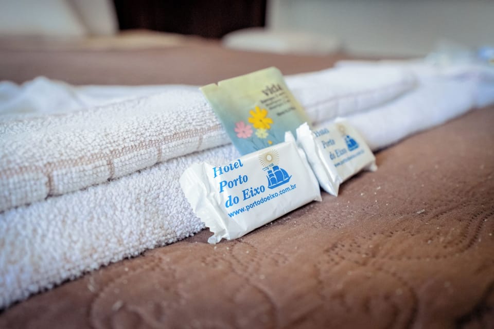 Standard Room, Pool View | Free WiFi, bed sheets