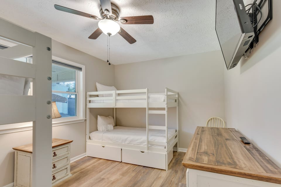 House (3 Bedrooms) | Interior