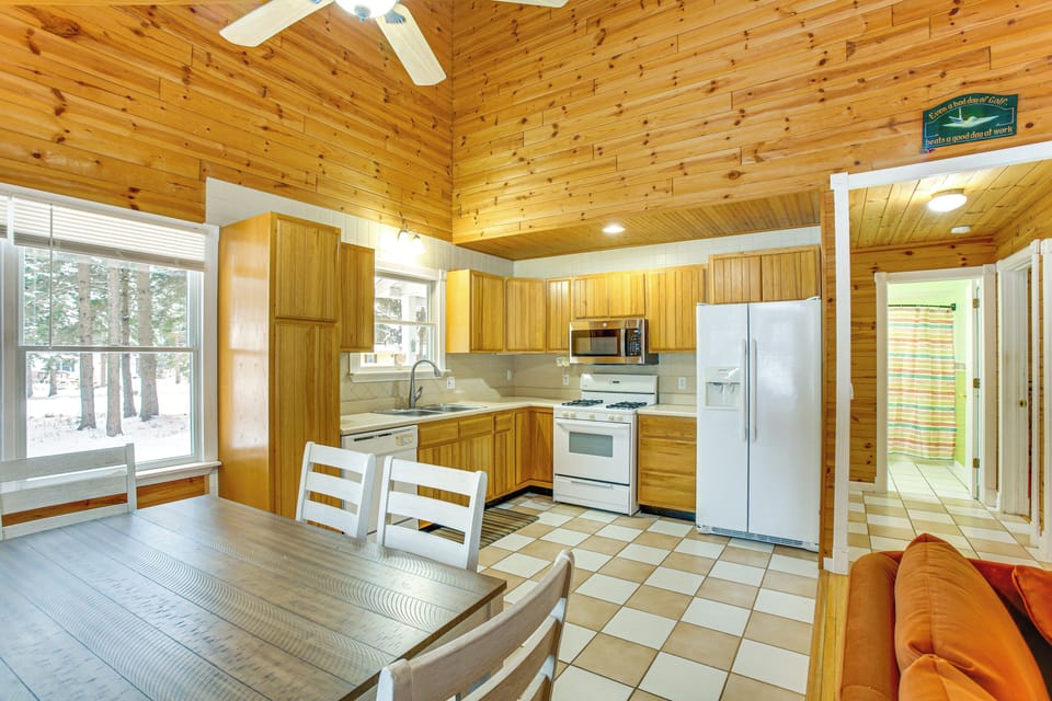 House (2 Bedrooms) | Interior