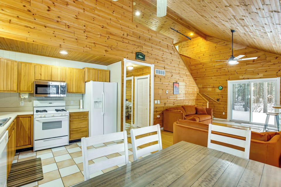 House (2 Bedrooms) | Interior
