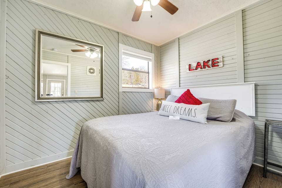 Lake Views & On-site Hiking: Cape Fair Cottage Cottage in Table Rock Lake