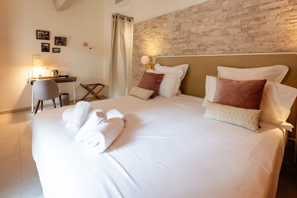 Deluxe Room | In-room safe, soundproofing, iron/ironing board, free WiFi