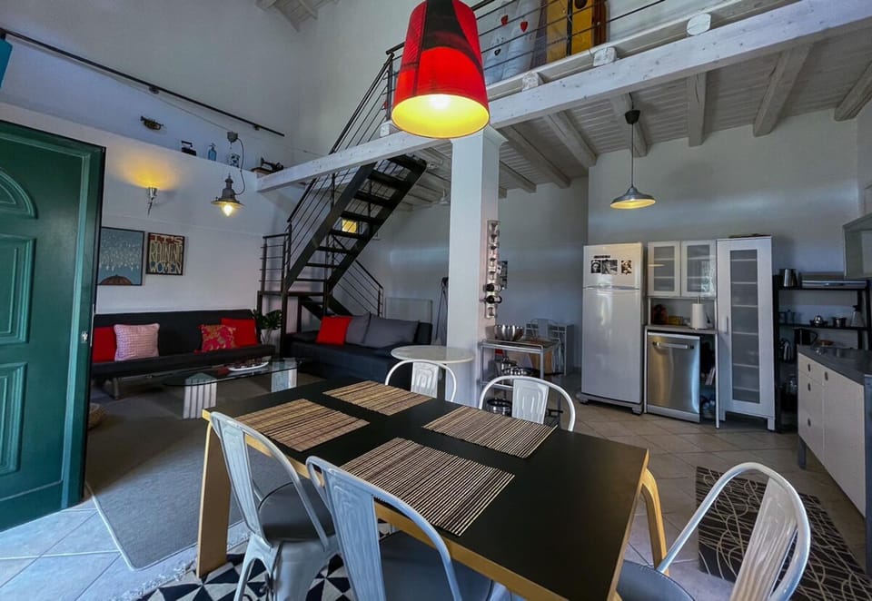 House, Smoking | 2 bedrooms, desk