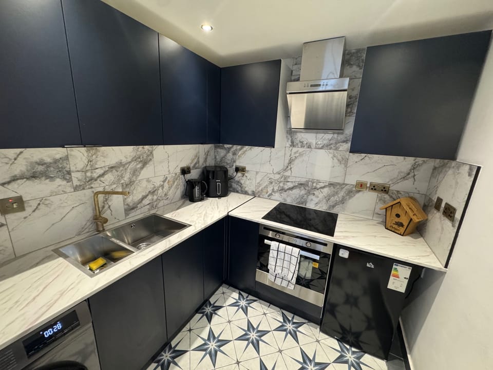 Apartment | Private kitchen | Fridge, microwave, oven, stovetop