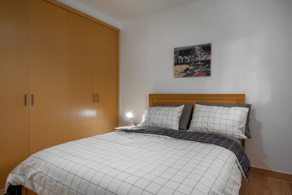Bed,Bedroom