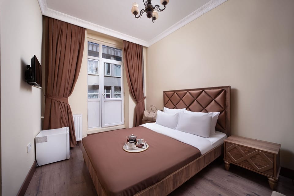 Deluxe Double Room | In-room safe, iron/ironing board, free WiFi