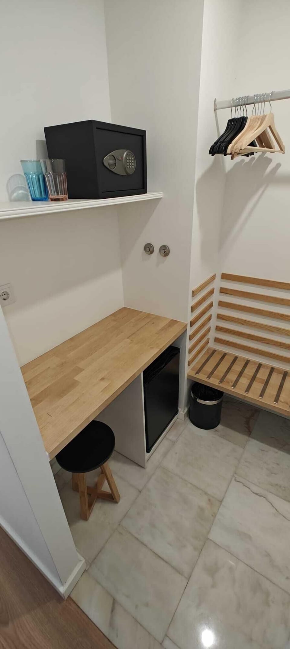 Double Room, 1 Queen Bed, Balcony, Courtyard View | In-room safe, desk, laptop workspace, blackout drapes
