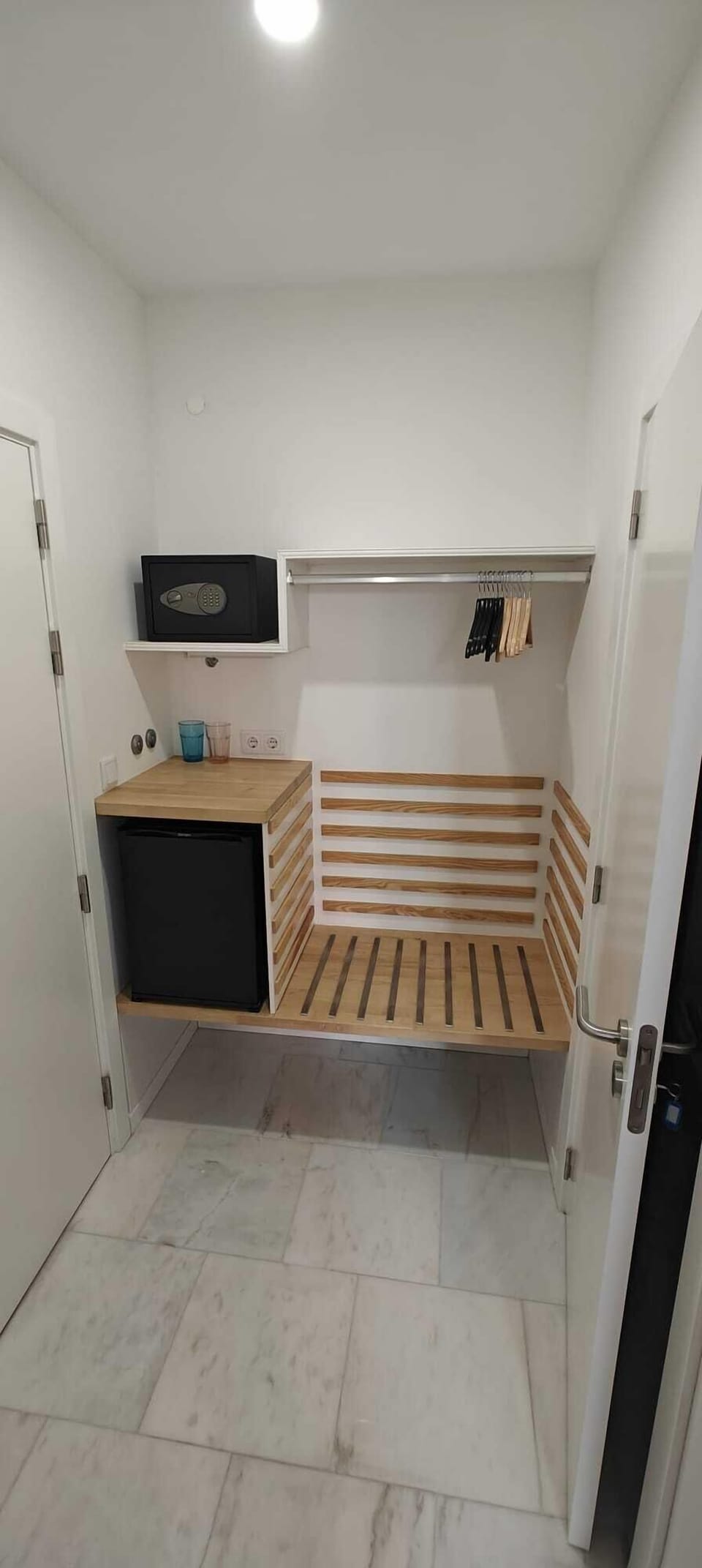 Double Room, 1 Queen Bed, Balcony, Courtyard View | In-room safe, desk, laptop workspace, blackout drapes
