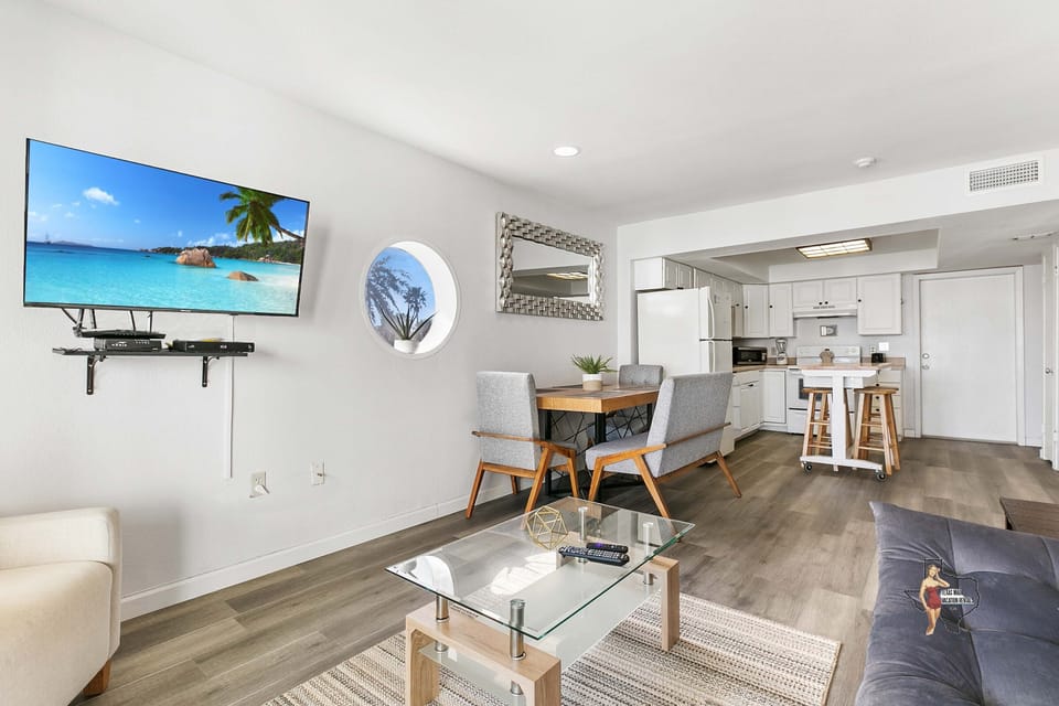 Basic Apartment, 2 Bedrooms, Non Smoking, Kitchen | Dining room