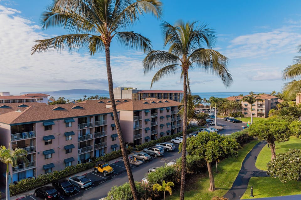 Condo (2 Bedrooms) | Property amenity