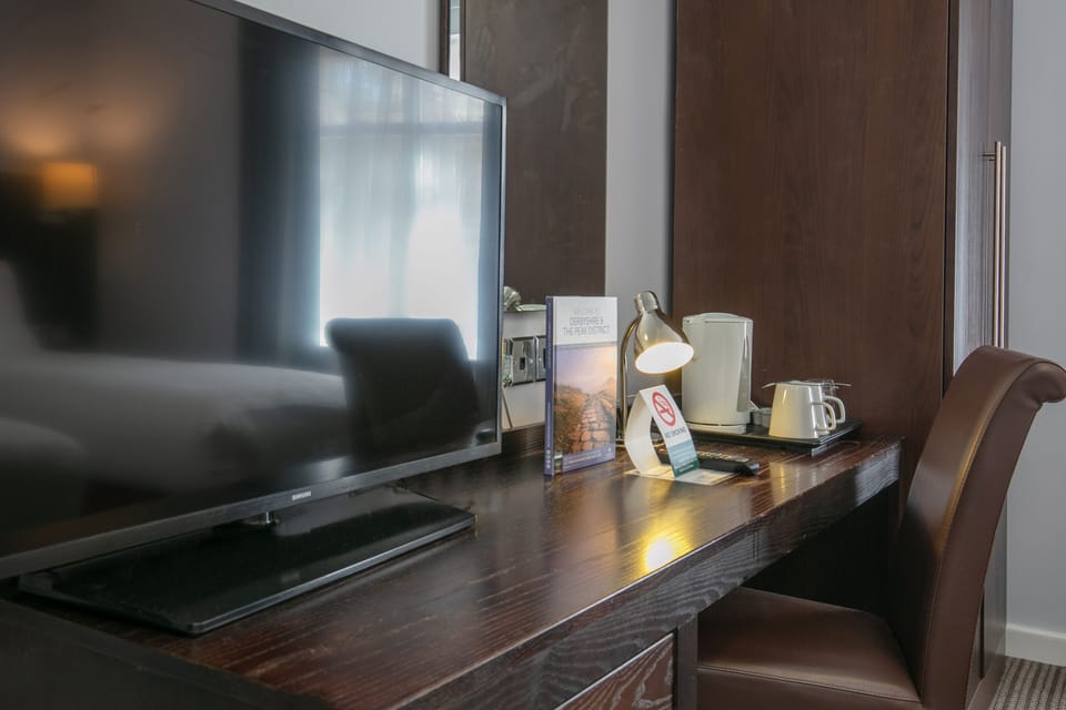 Standard Room, 1 Double Bed, Non Smoking | Individually decorated, individually furnished, desk, blackout drapes