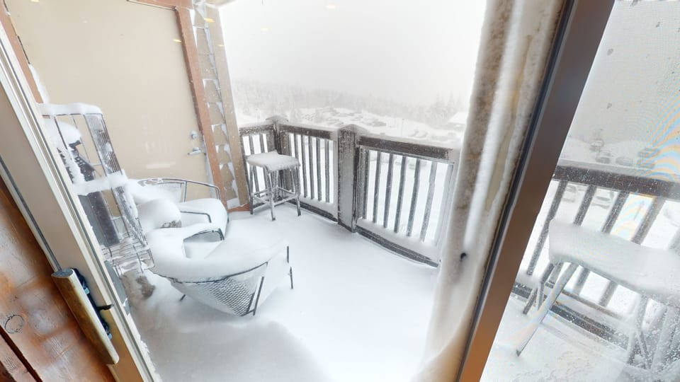 Chair, Furniture, Architecture, Balcony, Building