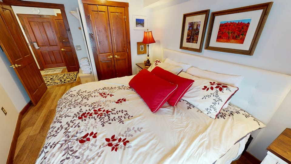 Cushion, Home Decor, Indoors, Lamp, Bed