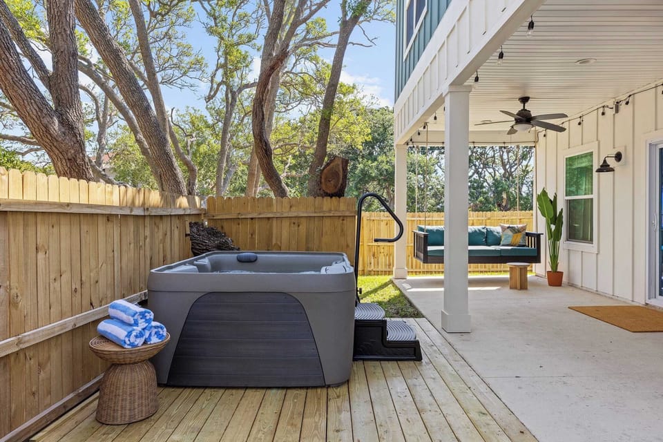 House (5 Bedrooms) | Front of property
