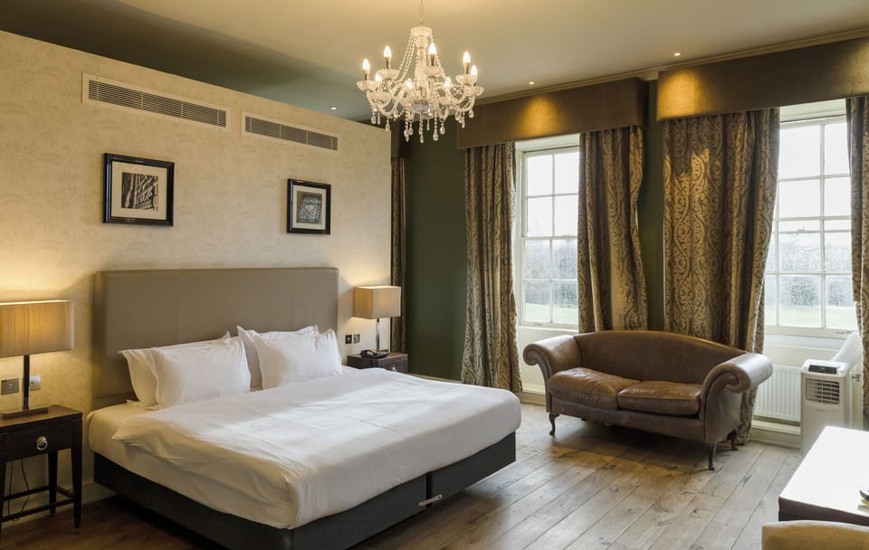 Junior Suite | Hypo-allergenic bedding, in-room safe, desk, soundproofing