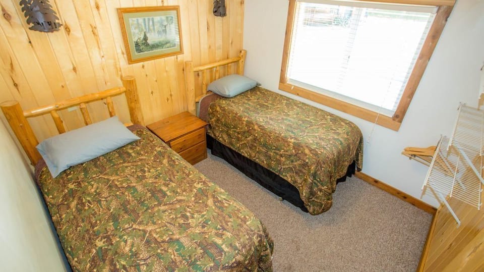 Twin Bedroom