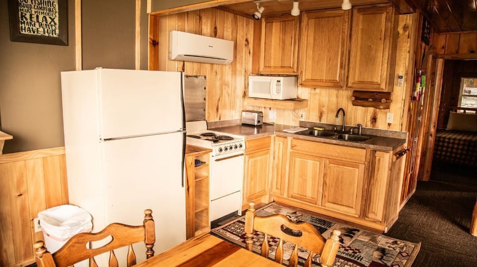 Cabin_8_07