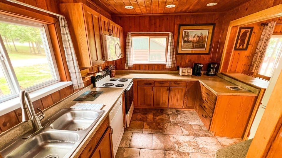 Cabin_10_05