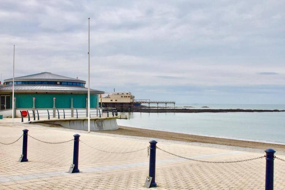 Helmsman Guesthouse Bed and Breakfast in Aberystwyth