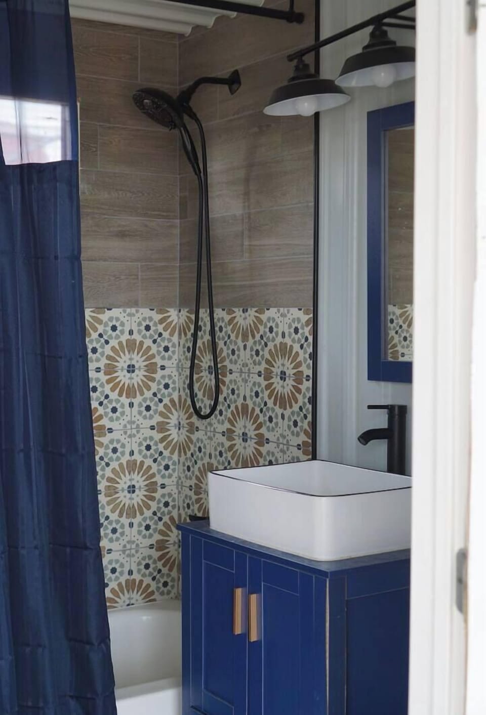 Shared Bathroom (2)