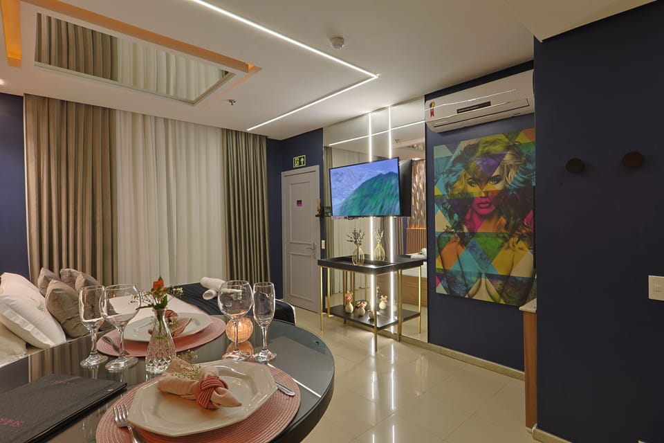 Premium Room | Minibar, blackout drapes, soundproofing, free WiFi