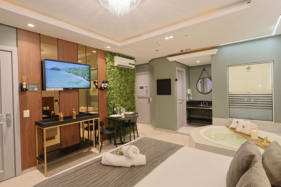Luxury Room | In-room dining