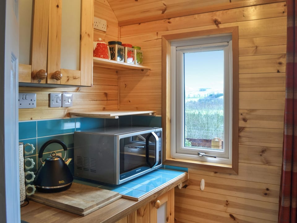 Kitchen area | Hadrian&rsquo;s Wall Shepherd&rsquo;s Hut at Brockalee Farm, Bardon Mill, Near Hexham