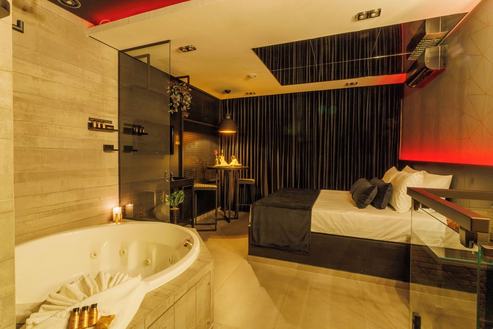 Luxury Room | Soundproofing, WiFi (free)