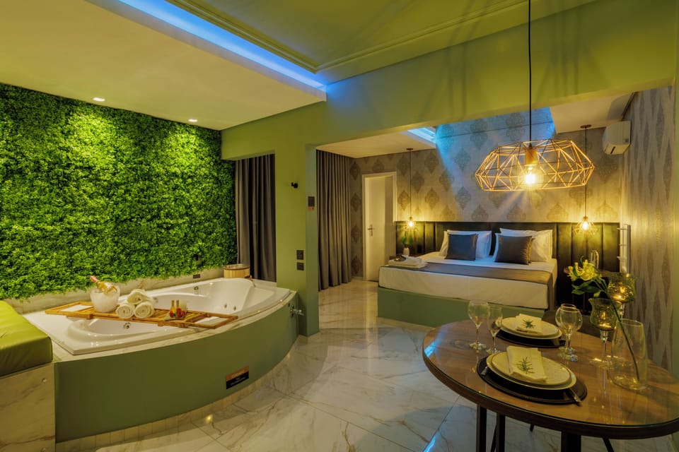 Premium Room | In-room dining