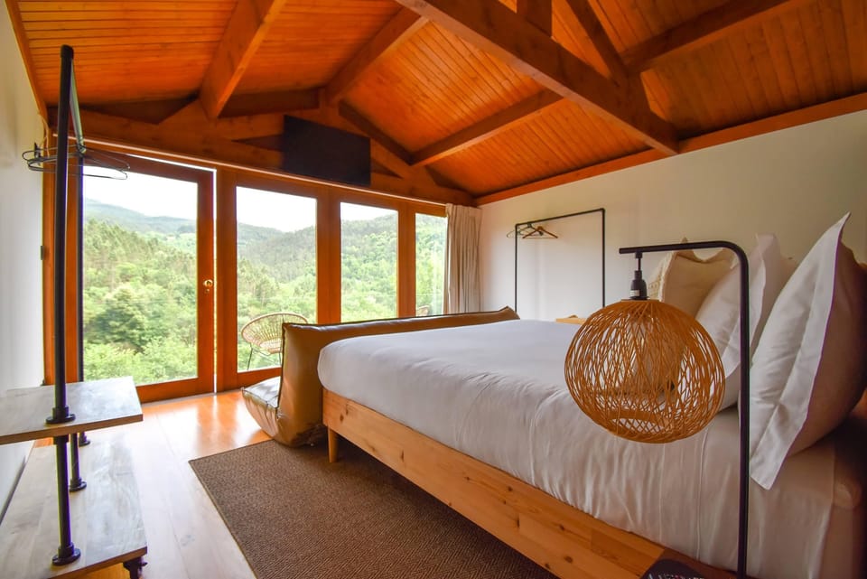 Classic Double Room, Balcony, River View | Free WiFi, bed sheets