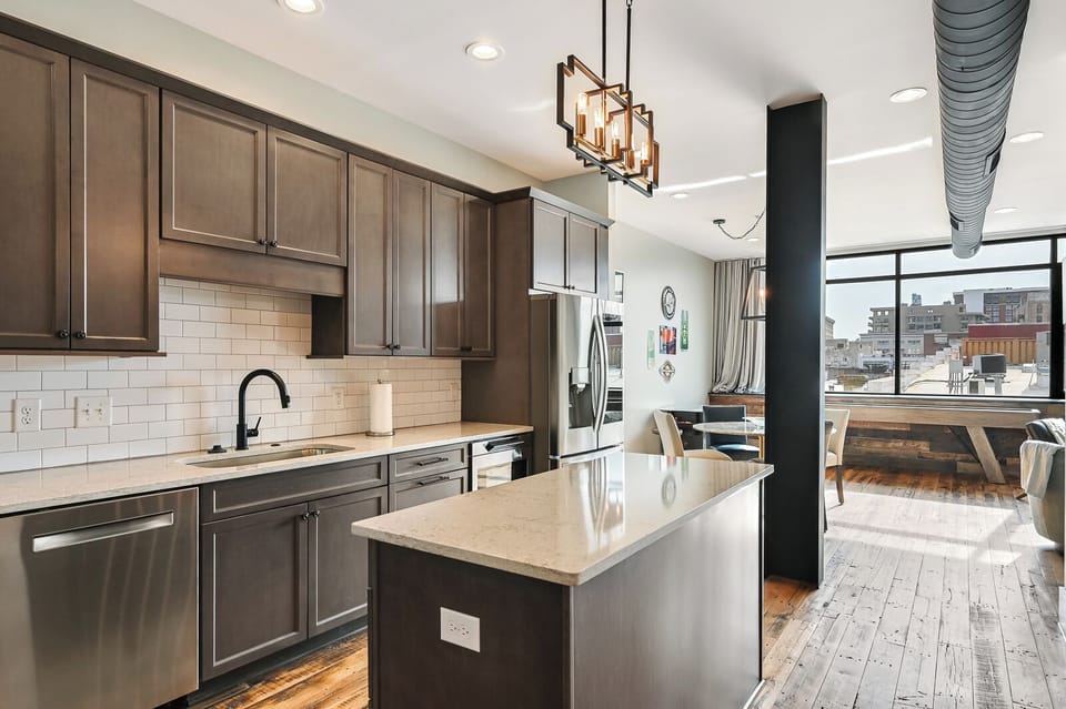 Luxury Kitchen is fully stocked.