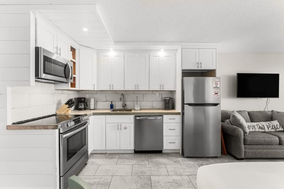 Kitchen, refrigerator, stove, dishwasher 