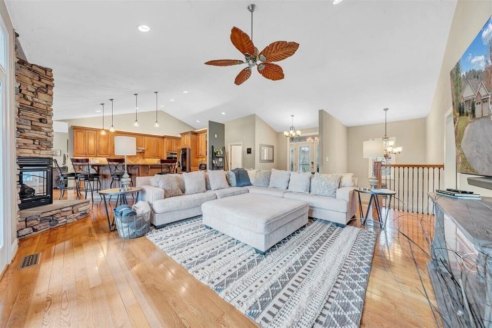 Large open floor plan.